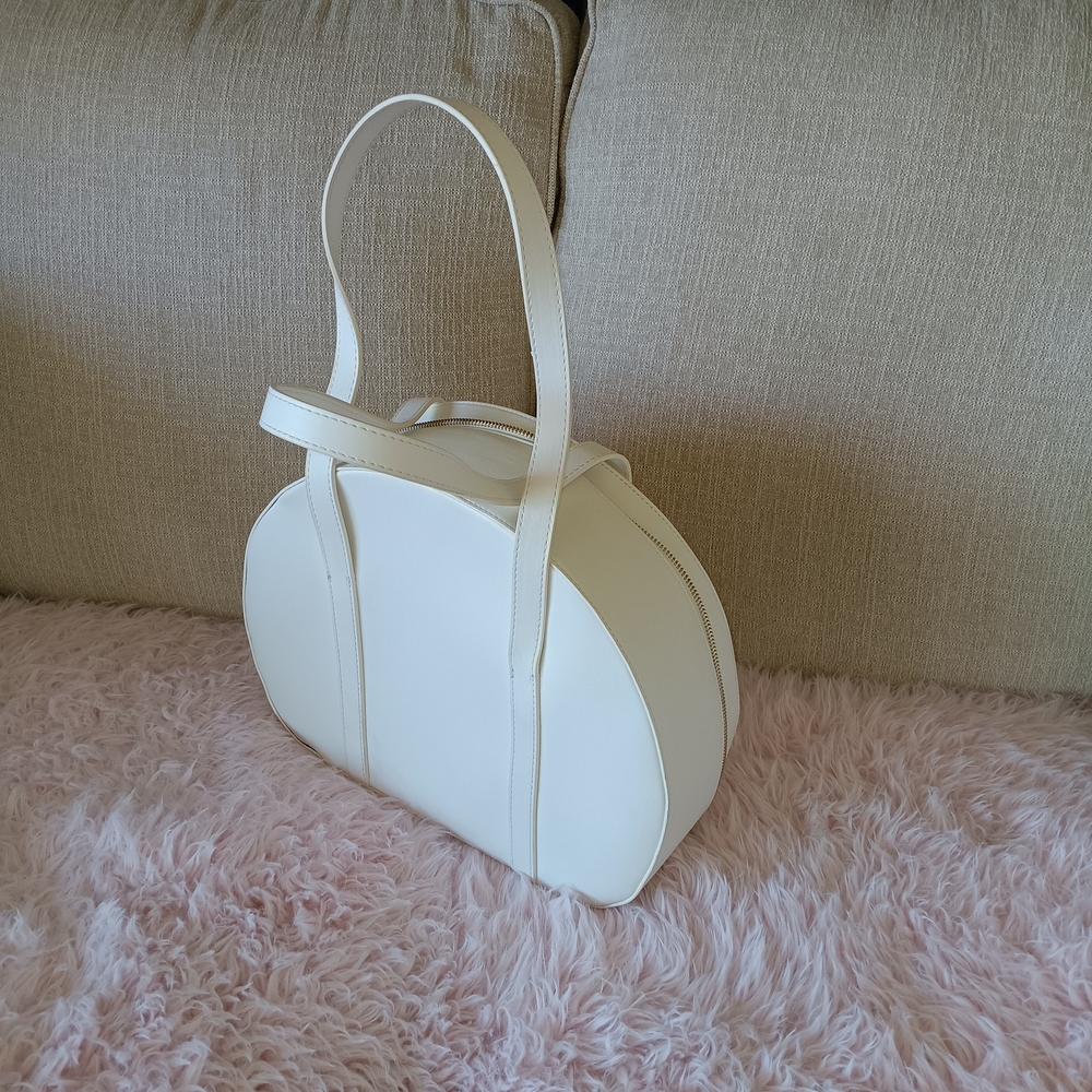 Tatayana White Retro Shoulder Bag, USED